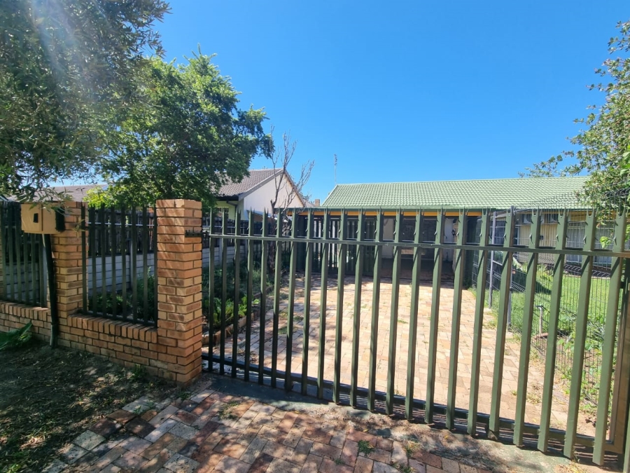 To Let 1 Bedroom Property for Rent in La Hoff North West